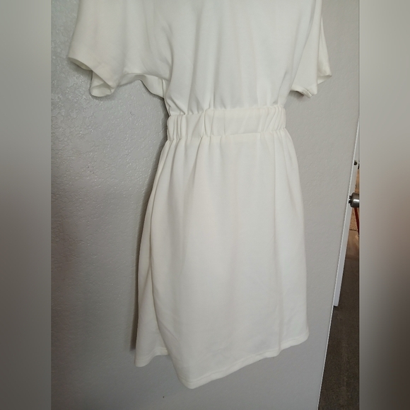 Elegant White Elastic Stretch Waist T Shirt Dress With Pockets Size Medium - Picture 6 of 9